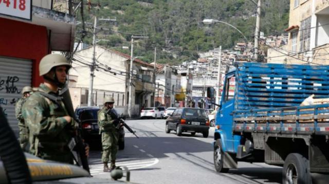 Tres mujeres muertas por tiroteos en Río de Janeiro