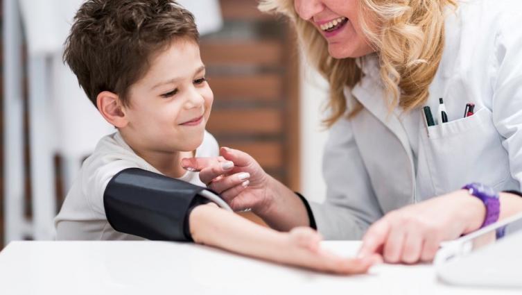 Advierten por casos de hipertensión en chicos: consejos para prevenir