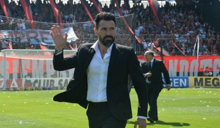 Para Domínguez equipo que gana no se toca