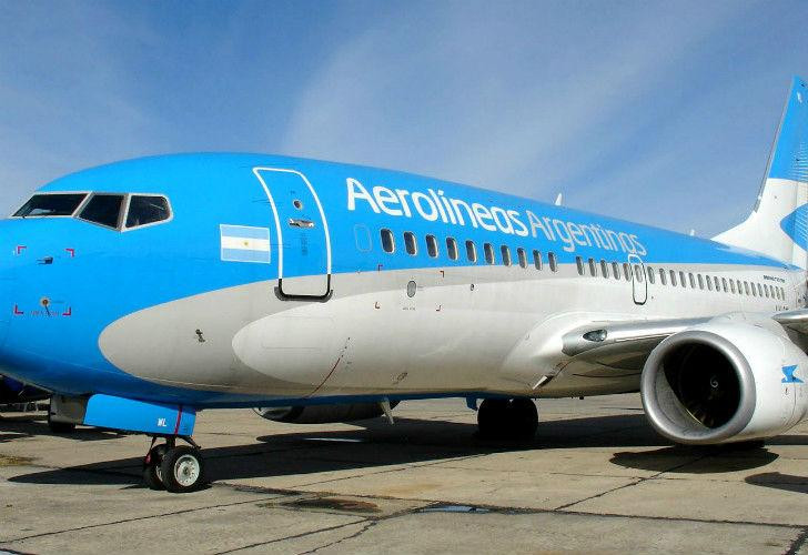 Aerolíneas Argentinas suspendió la venta de pasajes y canceló 35 vuelos