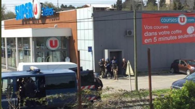 ISIS: Tiroteo y toma de rehenes en un supermercado en Francia