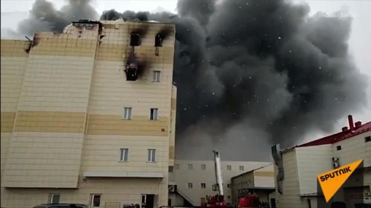 Rusia: Son 64 los muertos tras un incendio en un centro comercial