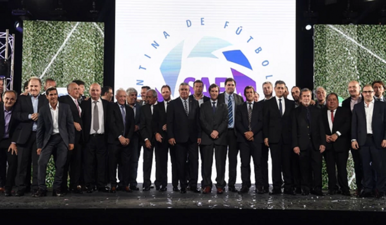 Alfombra violeta, corona al campeón y cerca de 20 premios: los
