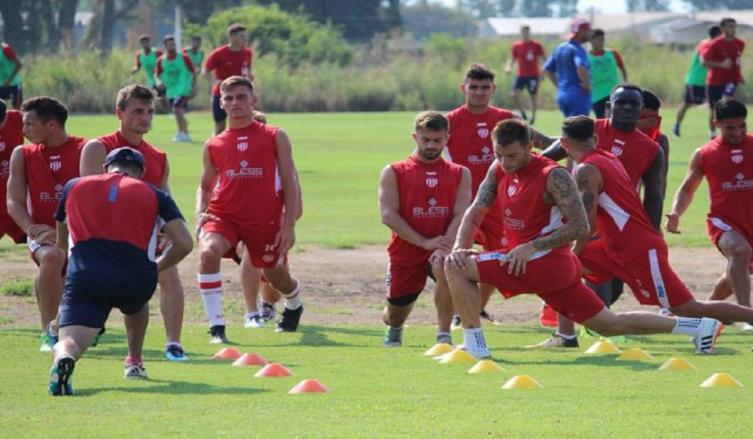 Madelón haría cambios en la defensa para enfrentar a Tigre