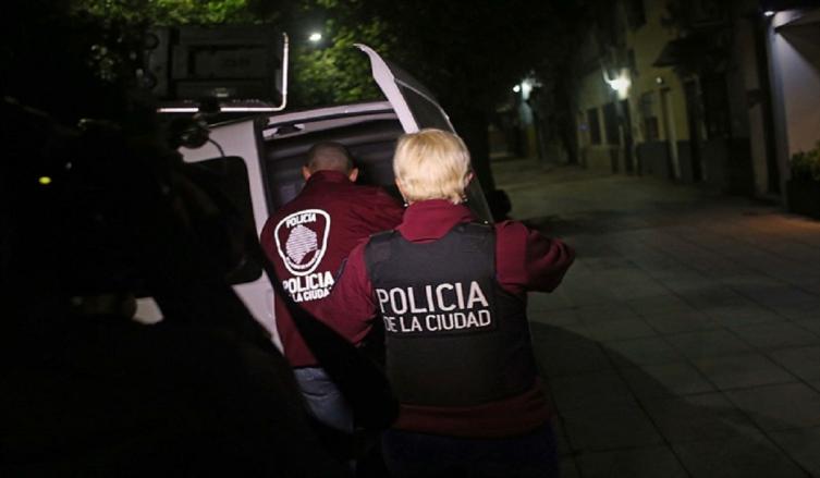Allanaron un hotel alojamiento del barrio de Floresta por los abusos en Independiente