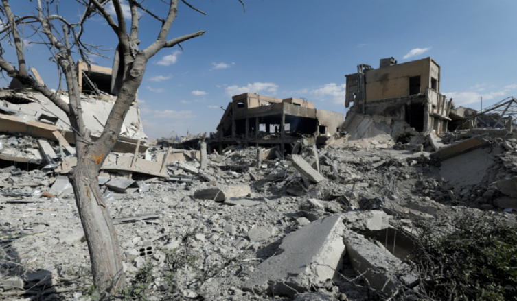 Ruinas y polvo, así amanecieron sitios bombardeados en Siria (+fotos)