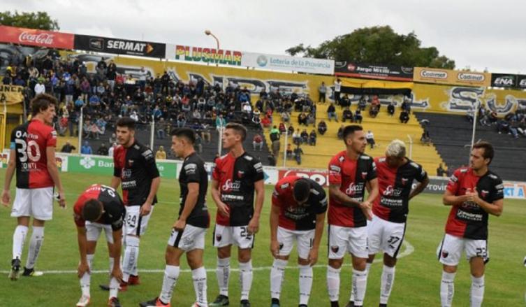 Como ya es habitual en Domínguez cambia equipo ante Chacarita 
