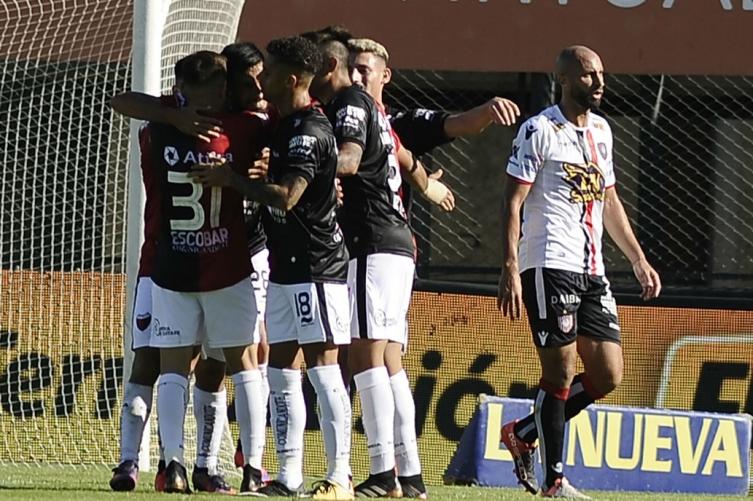 Colón hundió a Chacarita