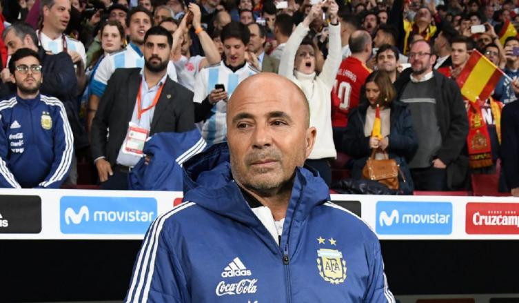 Jorge Sampaoli viajó a Europa para ver a 22 futbolistas y definir la lista