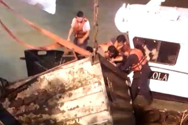 Un barco chocó contra un muelle en Terminal 6