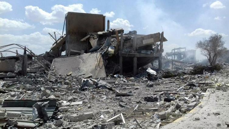 26 muertos y 60 heridos en un ataque con misiles a una base militar en Siria