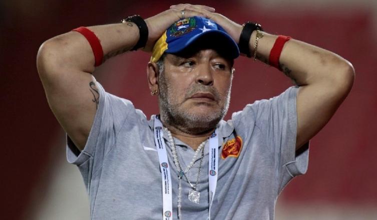Al Fujairah anunció la renovación de Diego Maradona, pero su abogado lo desmintió