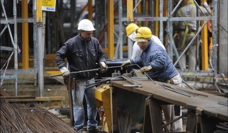 Sólo el 1% de los beneficiarios de planes sociales accede al mercado laboral formal