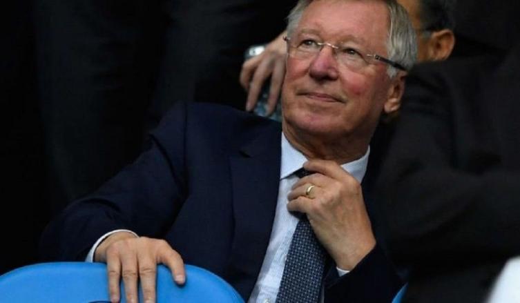 Alex Ferguson se recupera del ACV y ya está despierto