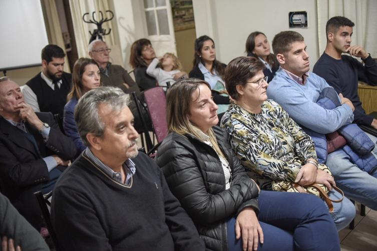 Los comercios también podrán hacer los trámites online