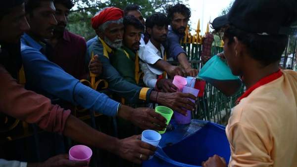 Mueren más de 60 personas en ola de calor en Pakistán