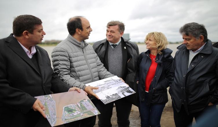 Quieren revitalizar la Costanera y los pilares de la Laguna