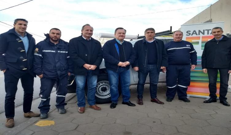 Recibieron camionetas Pickup 0 Km. de la EPE