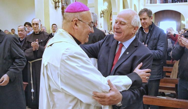Toma de posesión canónica del nuevo Arzobispo de Santa Fe  