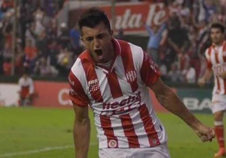 Unión desea quedarse con Acevedo y Triverio pero hay un impedimento