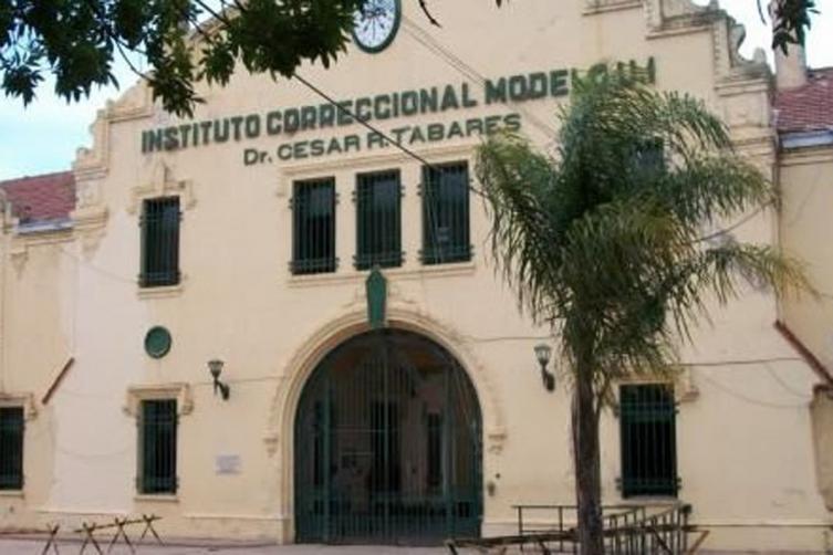 Corridas y disparos en la Cárcel de Coronda