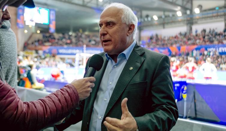 Lifschitz visitó el renovado estadio de la UTN  