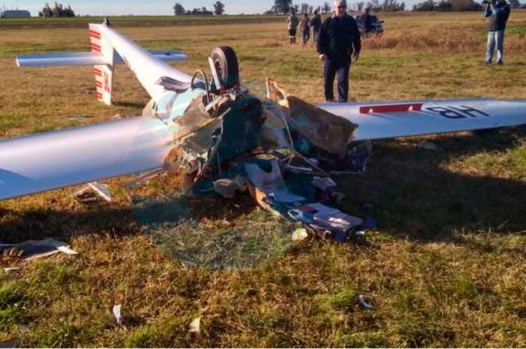 Una piloto se estrelló con su planeador