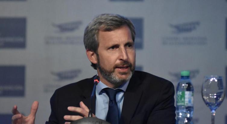Frigerio dijo que consensuó con Lifschitz la ausencia de Macri