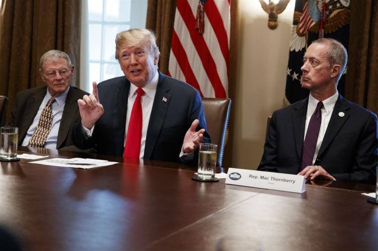 Trump firmó un decreto para poner fin a su política de separación de familias