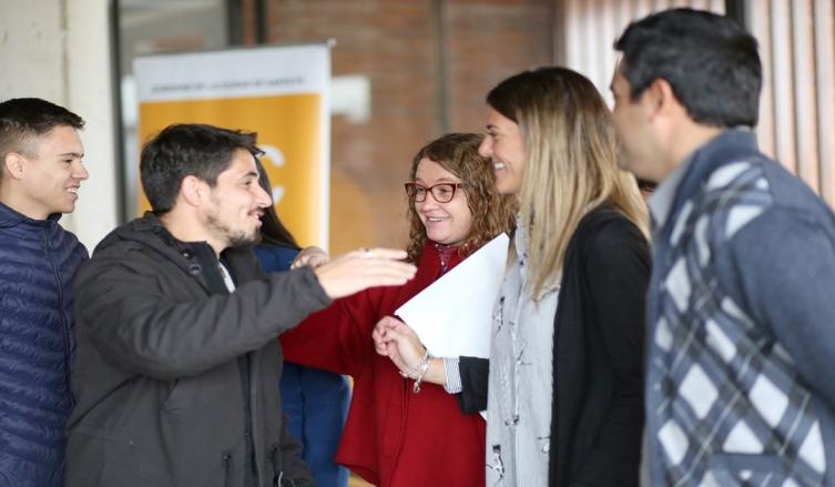Más de 400 jóvenes recibieron sus certificados de capacitación  