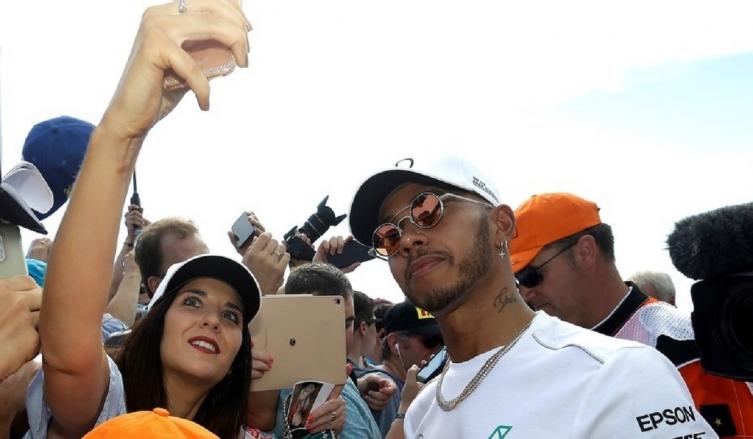 Hamilton pretende quedarse en soledad con un récord que tiene con Schumacher