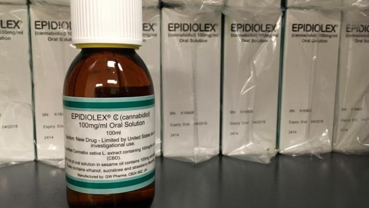 Estados Unidos autoriza el primer medicamento derivado de la marihuana