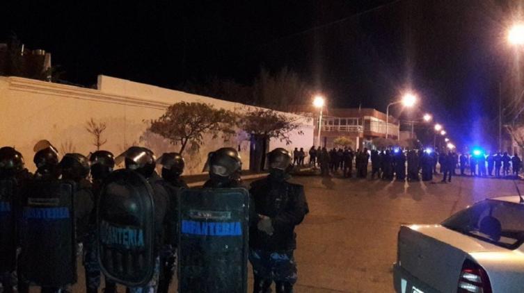 Ajuste en Chubut: represión a docentes en Rawson