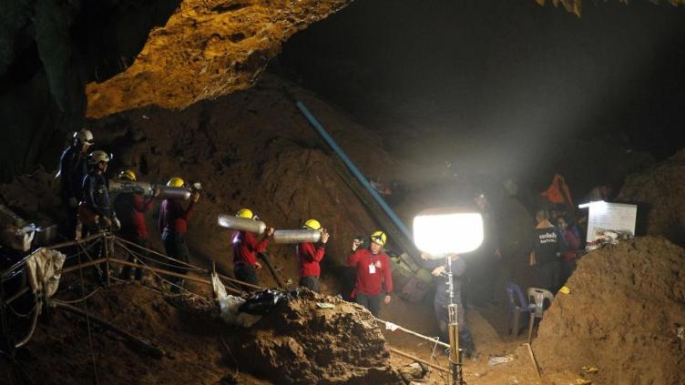Murió un socorrista de los niños atrapados en Tailandia