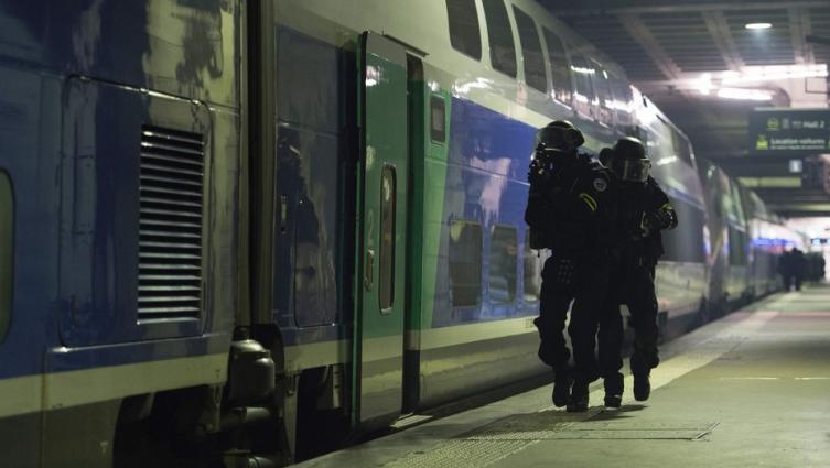 Francia lanza un particular operativo en los trenes para combatir los atentados