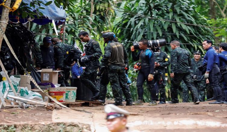 Paró la lluvia y hay 3 días para salvar a los chicos antes de que les falte el aire