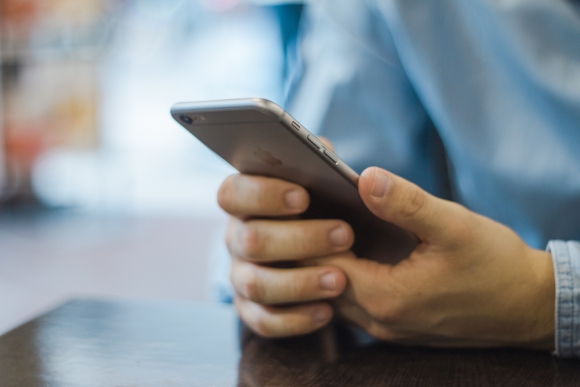 El uso del celular afecta la vida personal de casi la mitad de los argentinos
