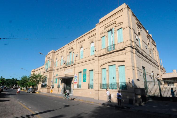 Apuñaló a su padre y a su hermano