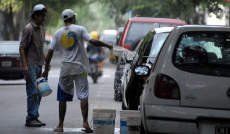 Proyectos para regular a los 