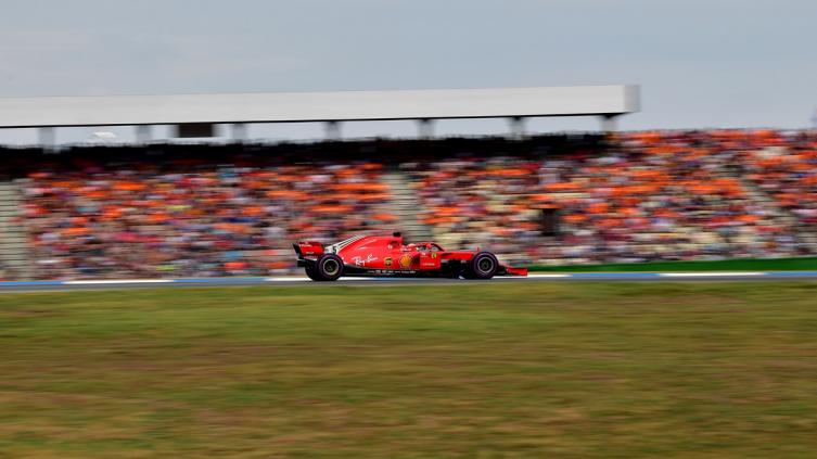 F1: Vettel hizo la pole en una complicada clasificación para Hamilton