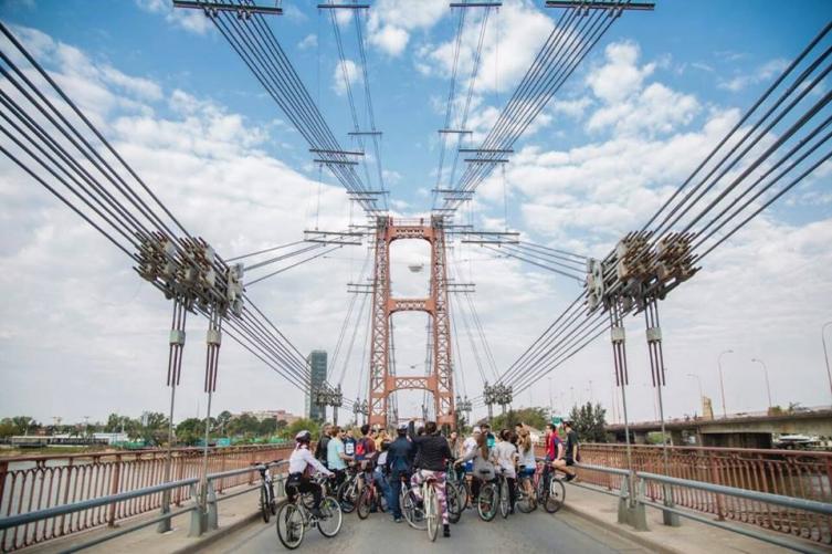 Invitación para disfrutar la Costanera Oeste en bici o caminando 