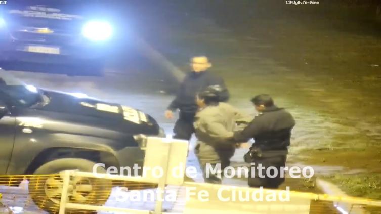 Las cámaras de seguridad permitieron detener a tres personas