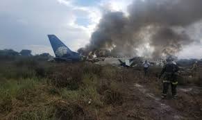 Milagro en México: cayó un avión, pero no hay muertos