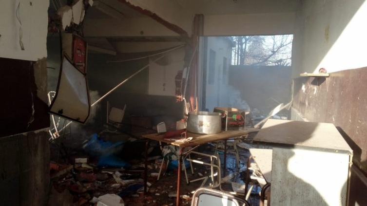 Tragedia en una escuela en Moreno: explotó una garrafa y murieron dos personas