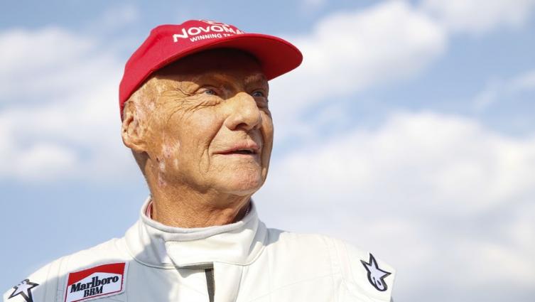 Niki Lauda está grave luego de un trasplante de pulmón