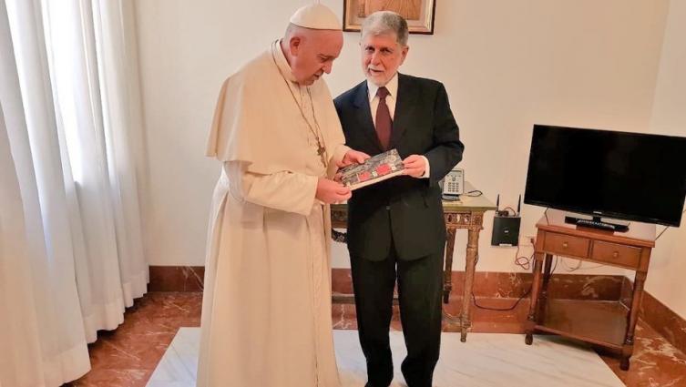 El papa le envió un mensaje de puño y letra a Lula Da Silva, preso por corrupción
