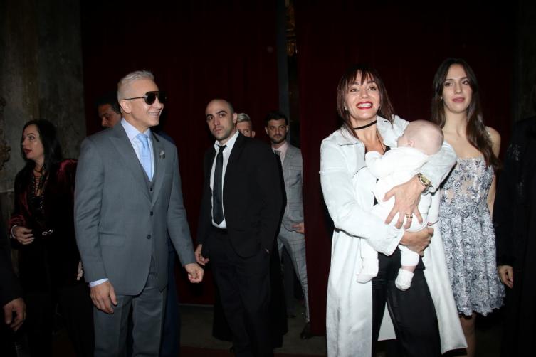 Flavio Mendoza celebró el bautismo de su hijo Dionisio y presentó oficialmente a su novio
