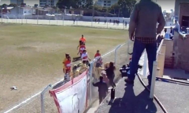 Terrible batalla campal en el fútbol femenino en Córdoba