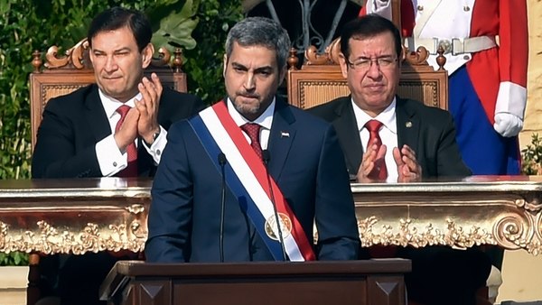 Abdo Benítez asumió en Paraguay 