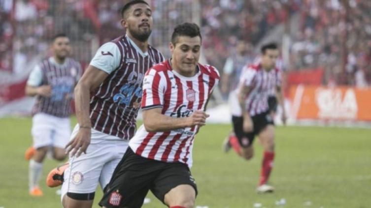 Unión enfrenta a San Martín de Tucumán